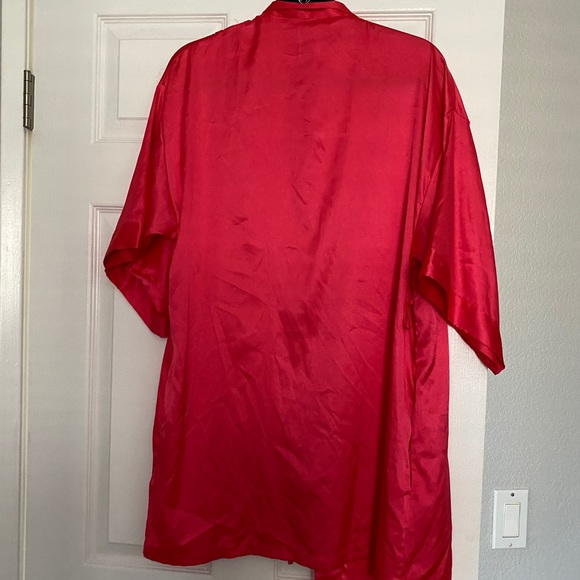 Victorias Secret Hot Pink Silky Robe - Picture 5 of 9